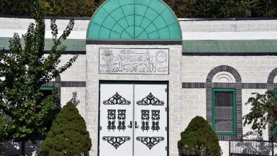 Madina Masjid in Windsor, Connecticut, founded in 1993, serves a diverse Muslim community through Qur’an classes, public lectures, and authentic Islamic education