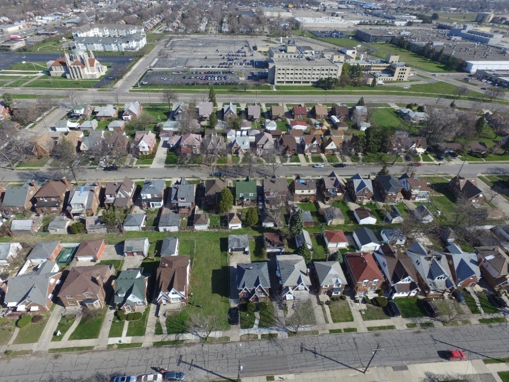 A CommercialCafe study shows that most vacant land in the U.S. is concentrated in major cities, particularly in Texas and California. Dallas, Fort Worth, and Phoenix top the list
