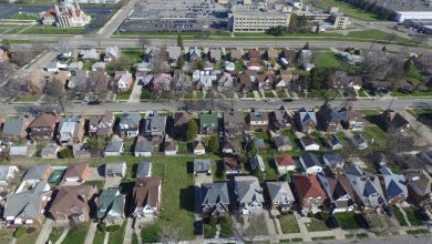 A CommercialCafe study shows that most vacant land in the U.S. is concentrated in major cities, particularly in Texas and California. Dallas, Fort Worth, and Phoenix top the list