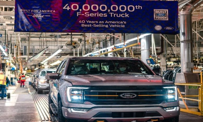 Ford has announced a recall of nearly 230,000 vehicles in the United States after discovering a software defect in the dashboard display screen that may prevent vital driving information from appearing, including speed indicators and warning lights.