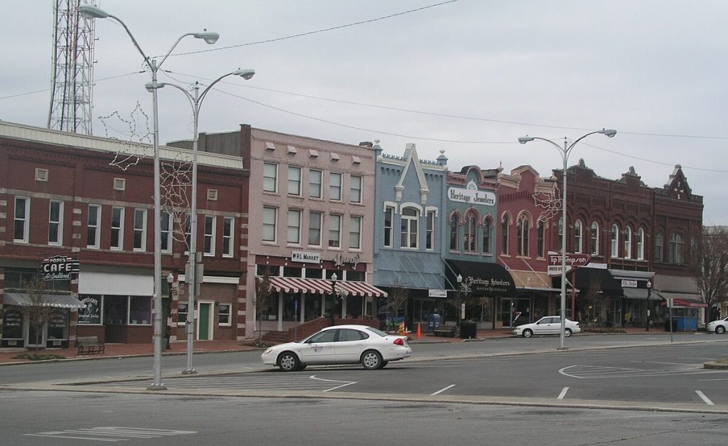 Beyond the major metro areas, Tennessee hosts a surprising number of small towns and regional centres where Muslim families, refugee resettlements and immigrant communities are establishing roots.