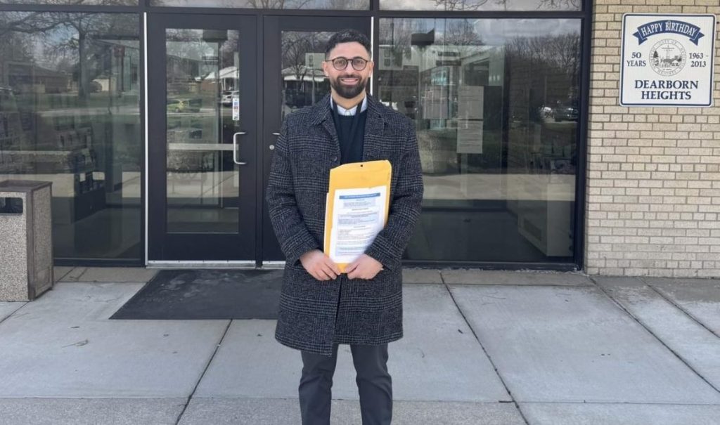 Dearborn Heights Mayor Mo Baydoun introduces a new online hiring portal offering jobs up to $100,000.