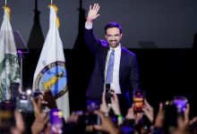 In a landmark 2025 election with record voter participation, Democrat Zahran Mamdani wins New York’s mayoral race, becoming the city’s first Muslim and youngest mayor in more than a century.