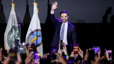 In a landmark 2025 election with record voter participation, Democrat Zahran Mamdani wins New York’s mayoral race, becoming the city’s first Muslim and youngest mayor in more than a century.