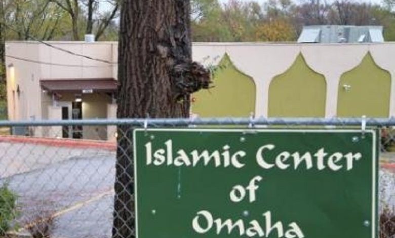 The establishment of Omaha’s Islamic institutions began in the 1960s, when early Muslim immigrants from Africa, the Middle East, and South Asia sought to create a place for prayer and community.