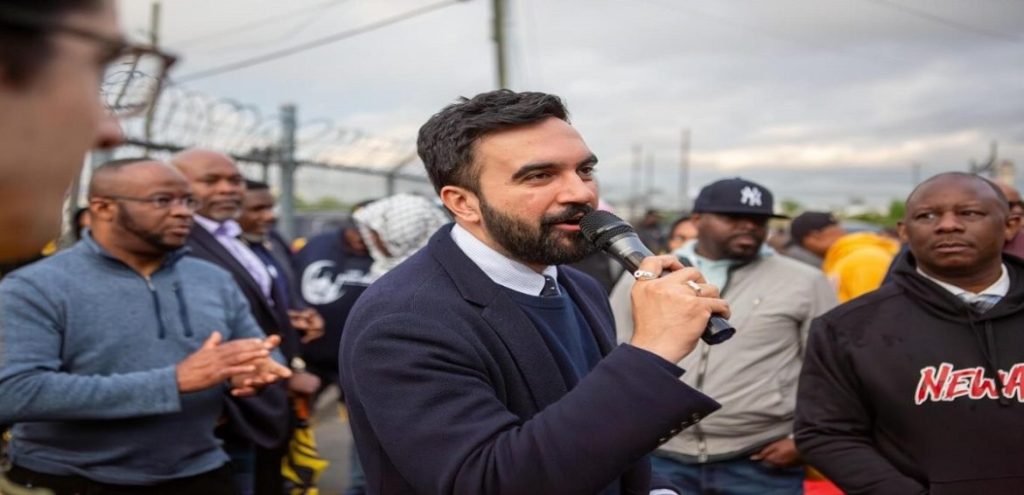 New York City mayor-elect Zahran Mamdani explains migrants’ rights to remain silent, refuse entry, and record ICE agents after federal raids in Manhattan.