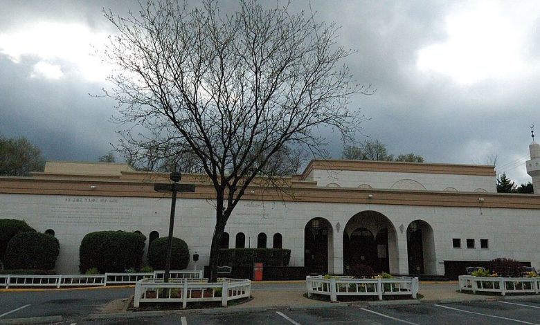 Islam has been present in the United States for centuries—from early African Muslims brought during the transatlantic slave trade to later immigrants from the Middle East, South Asia, Africa, and beyond.