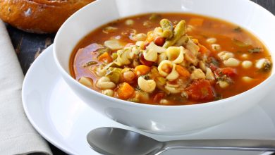 Makrouna Jariya (المقرونة الجارية), literally meaning “running pasta,” is a classic Tunisian dish known for its quick preparation and bold flavor.