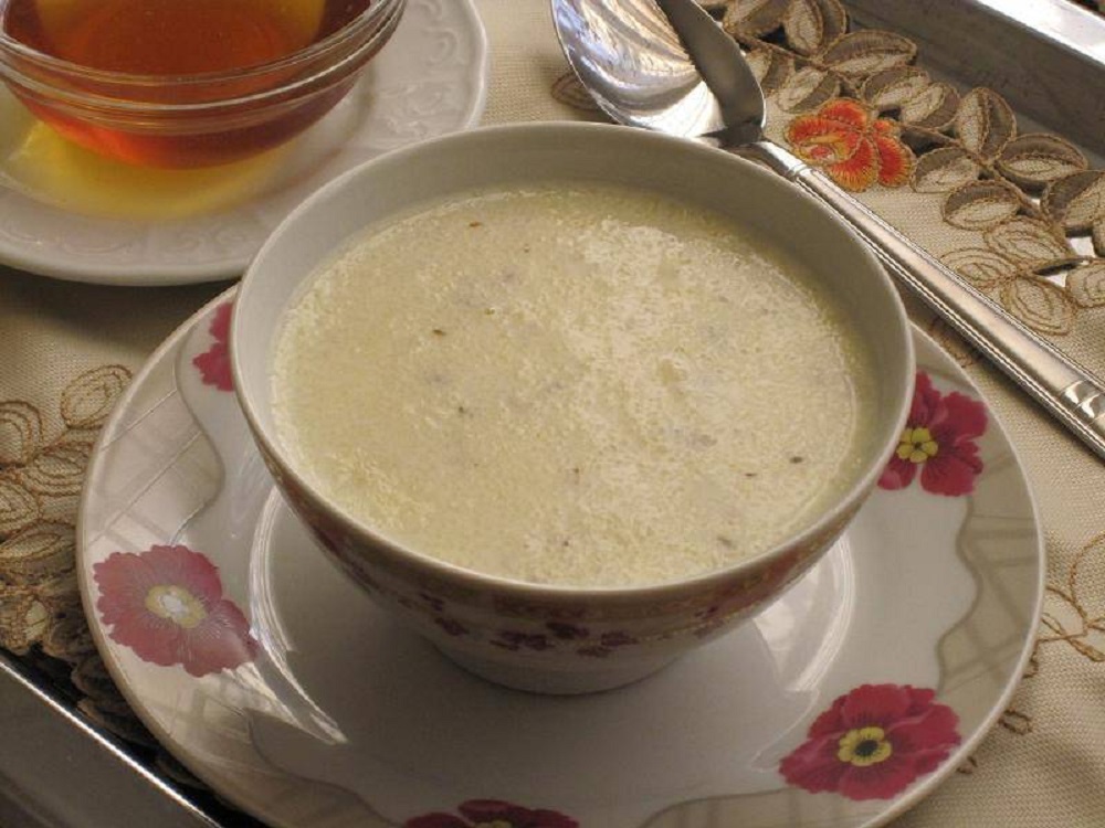 Al-Talbinia Al-Muhammadiya, also known simply as Talbinia, is a traditional sweet dessert originating from the Hejaz region of Saudi Arabia, particularly popular in the holy cities of Mecca and Medina.