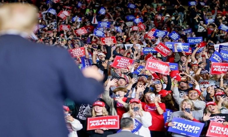 A new poll conducted by The Economist in collaboration with YouGov has revealed that President Donald Trump has recorded an increase in support among women—a notable indicator as the country prepares for a series of political and electoral showdowns ahead of the 2026 midterm elections.