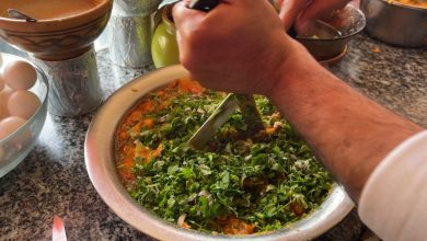 Despite its simplicity, kafteji reflects Tunisia’s culinary philosophy: maximizing flavor through technique rather than complexity.