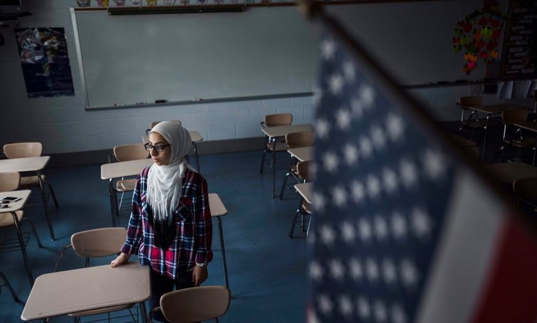 Muslim communities in Ohio emerged in waves: early students and professionals in the 1950s–70s, larger post-1965 immigration from South Asia, the Middle East and Africa, and continued family formation and resettlement of refugees more recently.