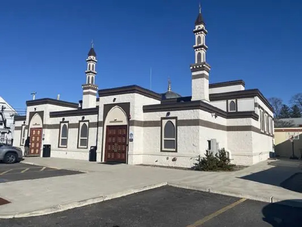 Masjid Al-Rahman was founded in 1999 to meet the religious and communal needs of Muslims living in Pawtucket and nearby cities.